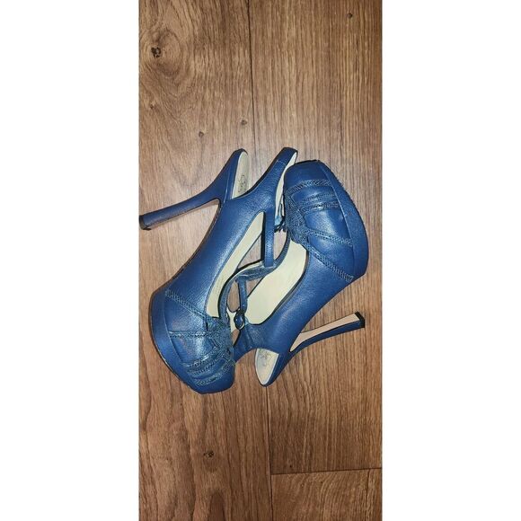 Joan & David Darieth Heels - Picture 2 of 8